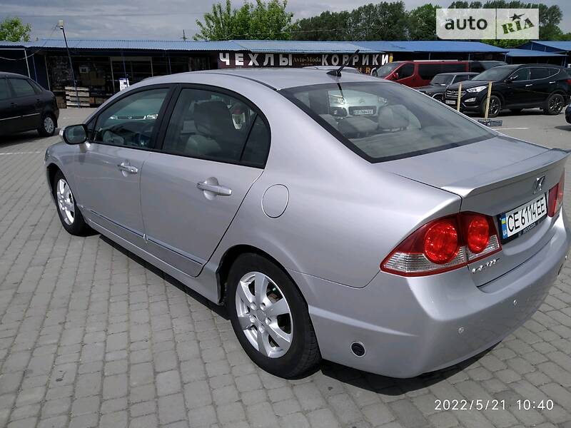 Седан Honda Civic 2007 в Черновцах