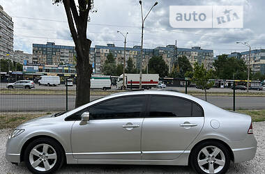 Седан Honda Civic 2007 в Днепре