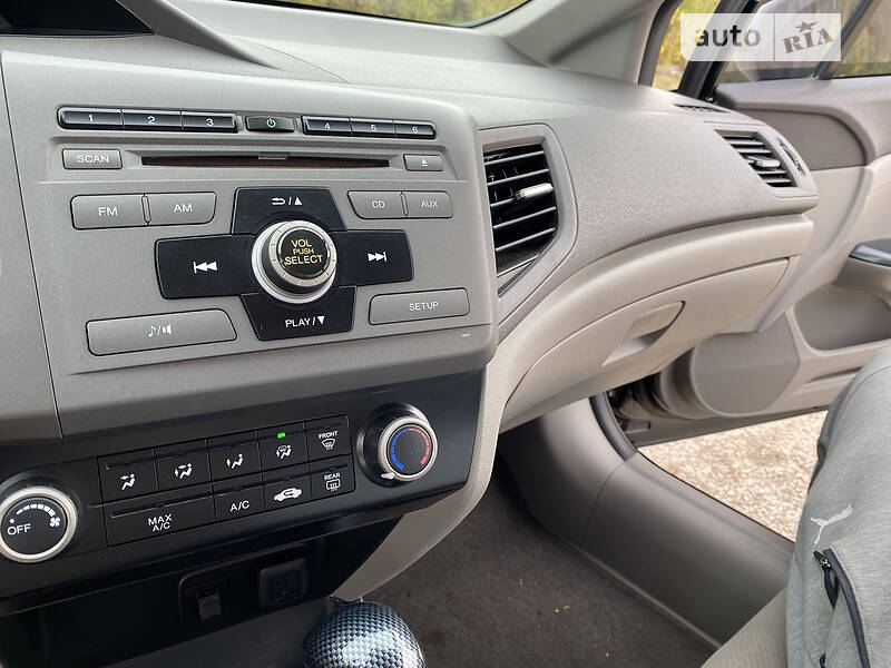 Седан Honda Civic 2012 в Днепре