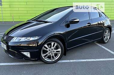 Хэтчбек Honda Civic 2010 в 