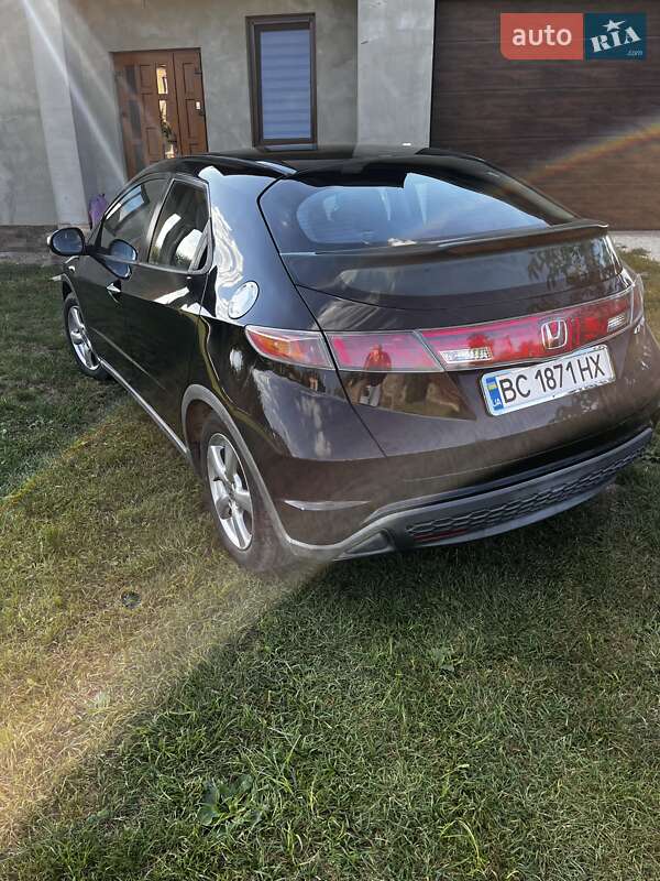 Хэтчбек Honda Civic 2007 в Львове