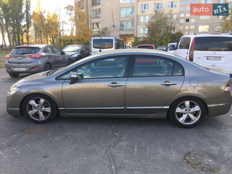Седан Honda Civic 2007 в Киеве