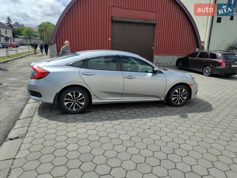 Седан Honda Civic 2017 в Тлумачі