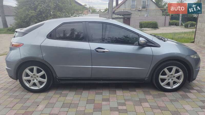 Хэтчбек Honda Civic 2008 в Харькове