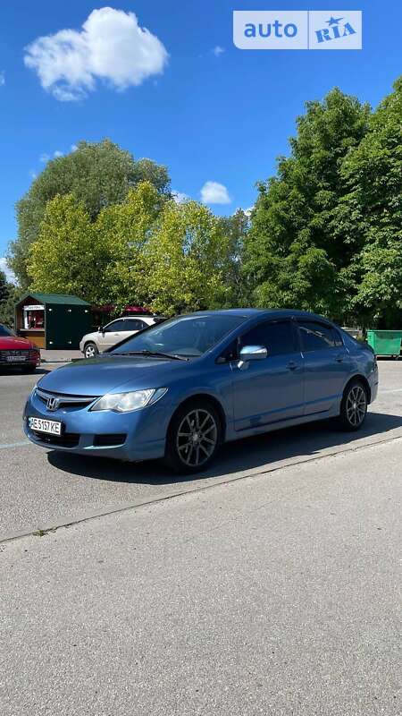 Седан Honda Civic 2008 в Днепре