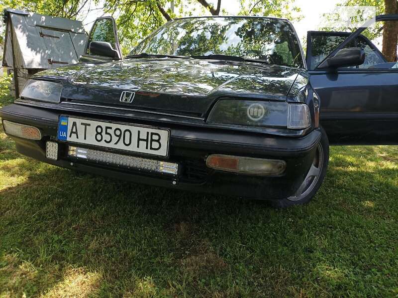 Седан Honda Civic 1990 в Надвірній