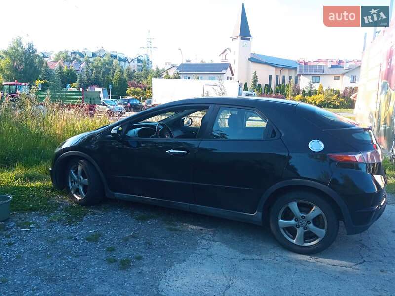 Хэтчбек Honda Civic 2007 в Хмельнике