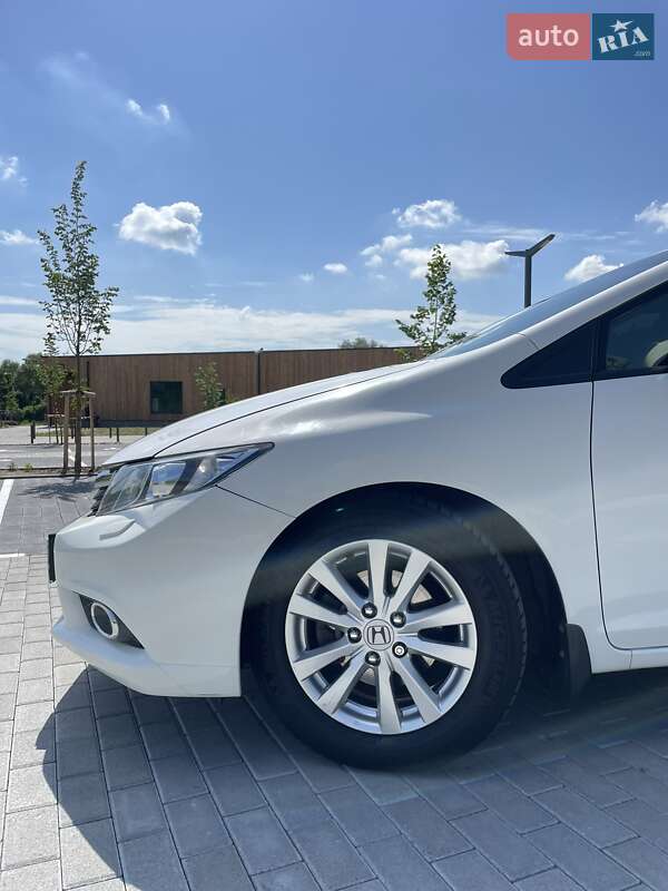 Седан Honda Civic 2012 в Львові