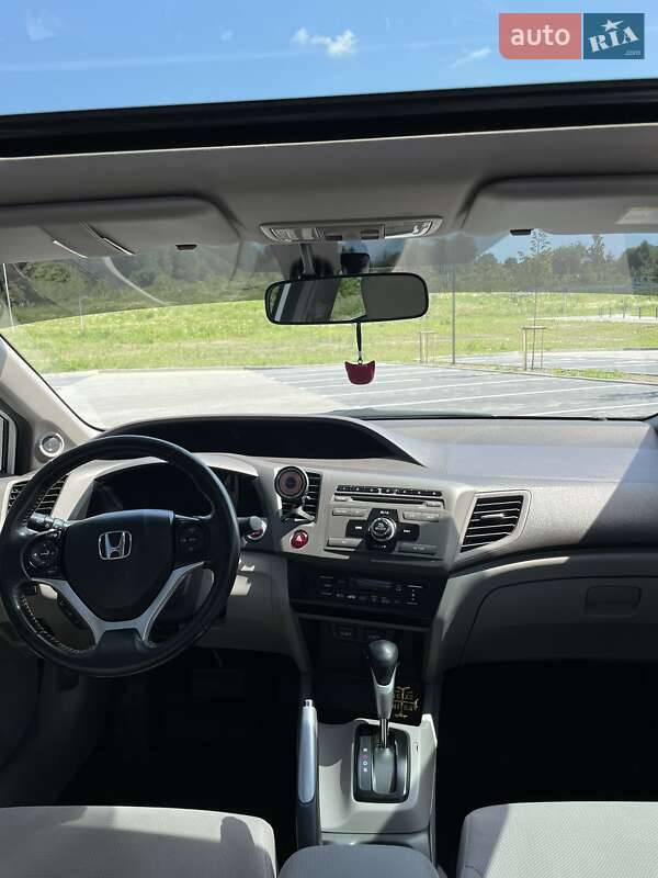 Седан Honda Civic 2012 в Львові