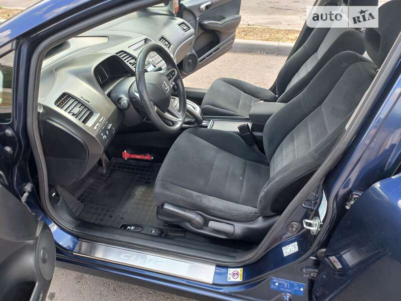 Седан Honda Civic 2009 в Кривом Роге
