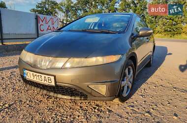 Хэтчбек Honda Civic 2006 в 