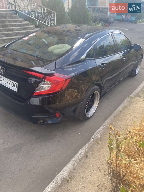 Седан Honda Civic 2017 в 