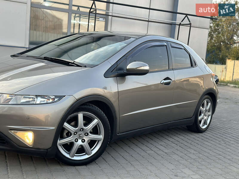 Хэтчбек Honda Civic 2007 в Днепре
