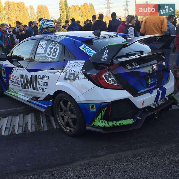 Седан Honda Civic 2017 в Киеве фото 10 Седан Honda Civic 2017 в Киеве