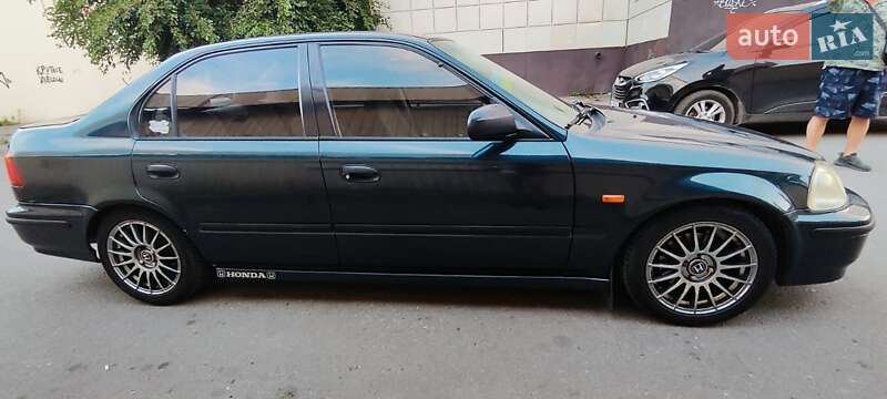 Седан Honda Civic 1996 в Харькове