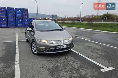 Хэтчбек Honda Civic 2006 в Мукачево