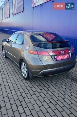 Хэтчбек Honda Civic 2007 в Нововолынске