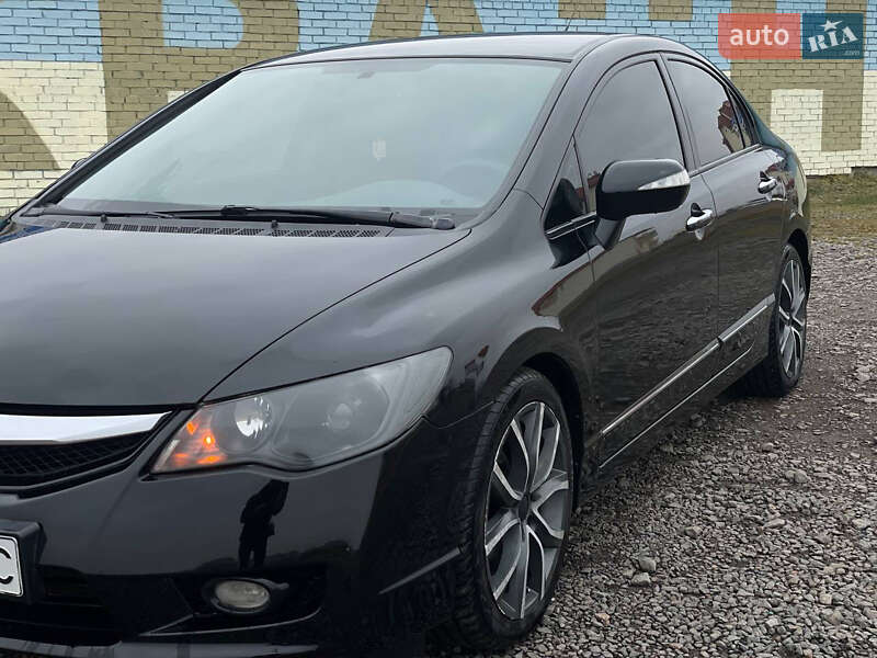 Седан Honda Civic 2009 в Львове