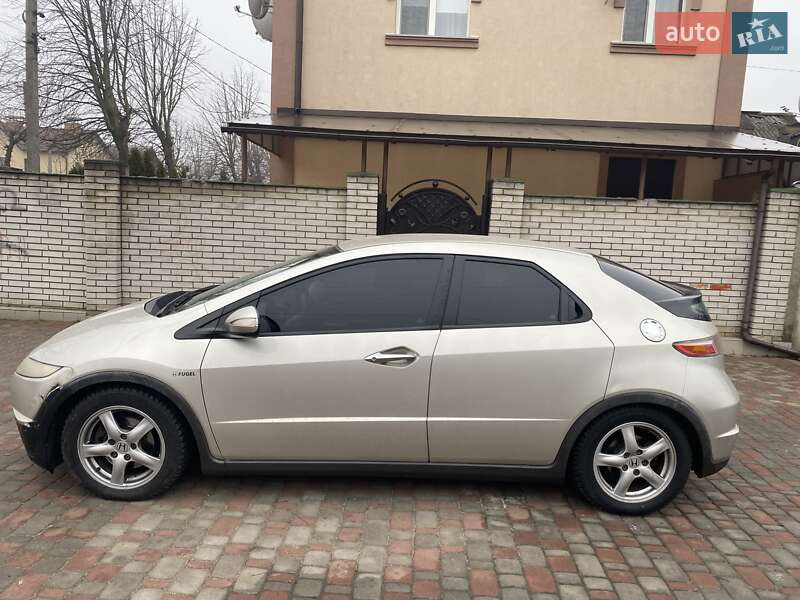 Хэтчбек Honda Civic 2006 в Житомире