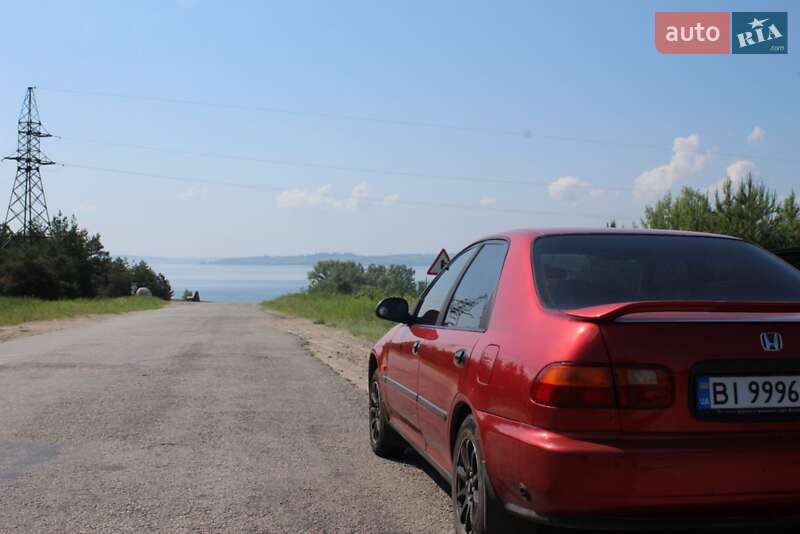 Седан Honda Civic 1993 в Полтаве