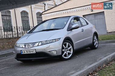 Хэтчбек Honda Civic 2006 в Киеве