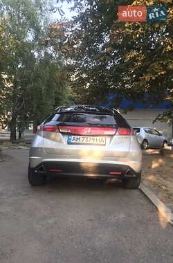 Хэтчбек Honda Civic 2006 в 