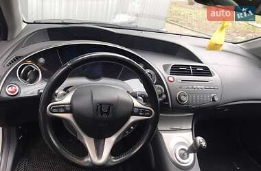 Хэтчбек Honda Civic 2006 в 