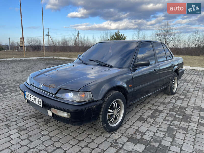 Седан Honda Civic 1990 в Надворной