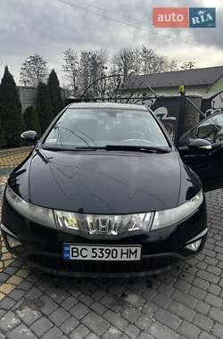 Хэтчбек Honda Civic 2006 в Жовкве