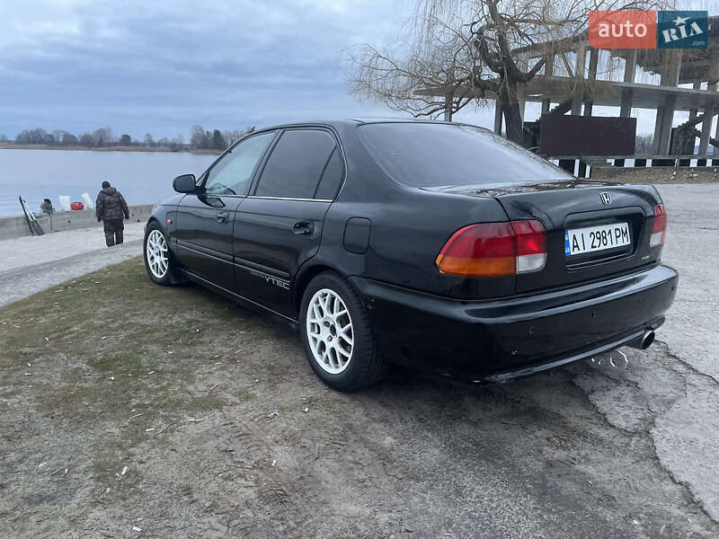 Седан Honda Civic 1999 в Украинке