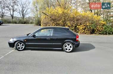 Хетчбек Honda Civic 2000 в 