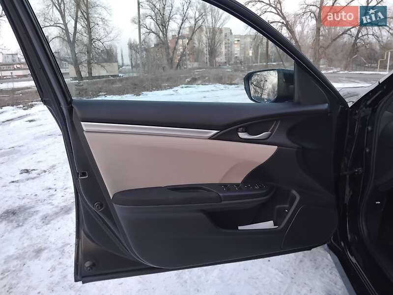 Седан Honda Civic 2016 в Кременчуці