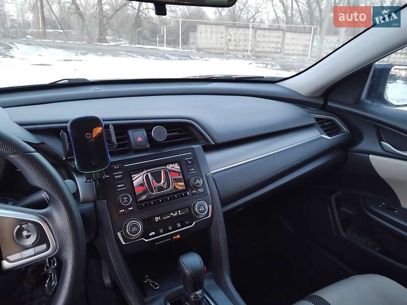 Седан Honda Civic 2016 в Кременчуці