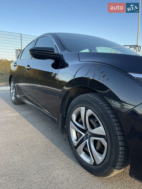 Седан Honda Civic 2018 в Львові