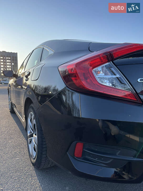 Седан Honda Civic 2018 в Львові