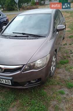 Седан Honda Civic 2009 в Пятихатках