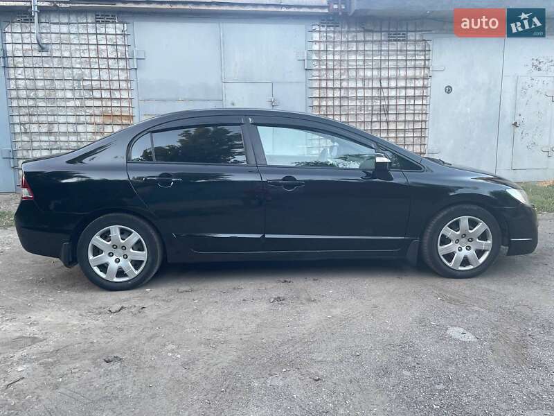 Седан Honda Civic 2008 в Кривом Роге