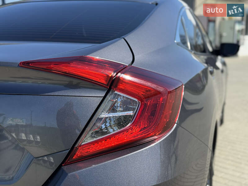 Седан Honda Civic 2017 в Мукачевому