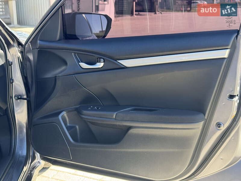 Седан Honda Civic 2017 в Мукачевому