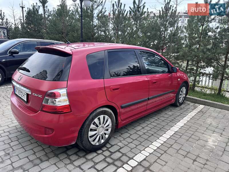 Хэтчбек Honda Civic 2005 в Ивано-Франковске