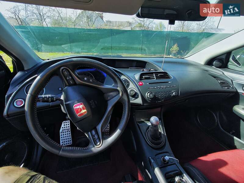 Хэтчбек Honda Civic 2007 в Чернигове