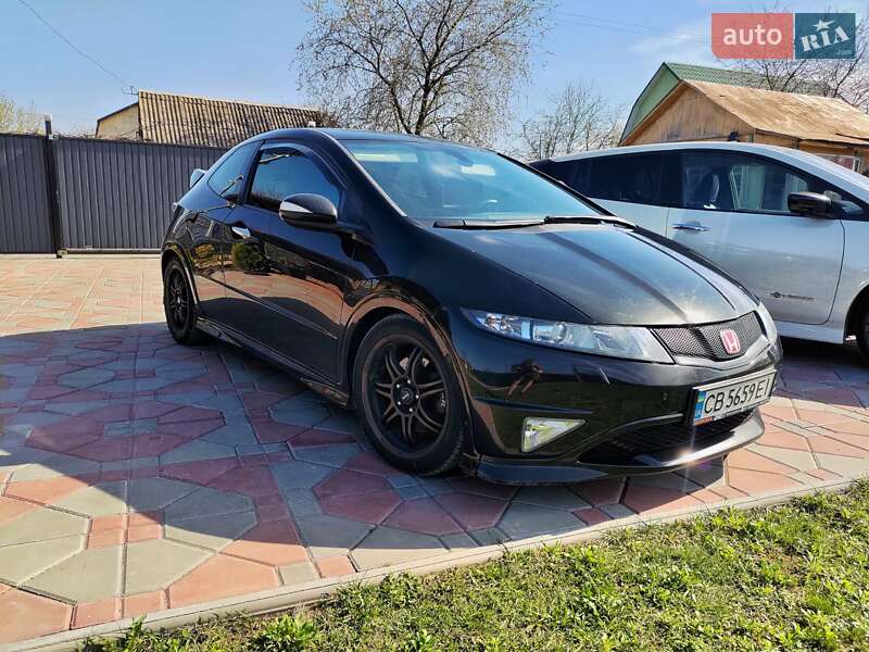 Хэтчбек Honda Civic 2007 в Чернигове