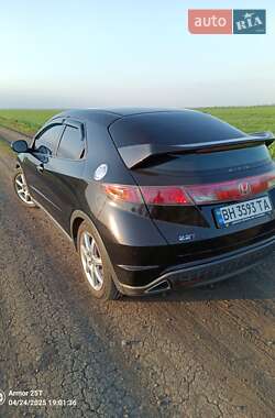 Хэтчбек Honda Civic 2006 в 