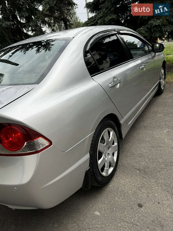 Седан Honda Civic 2006 в Дніпрі