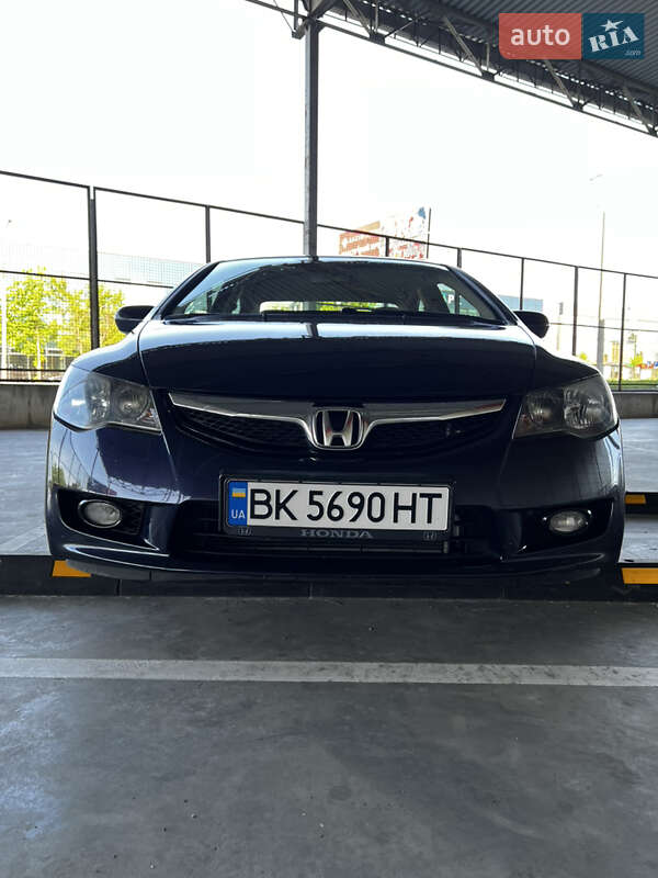 Седан Honda Civic 2010 в Рівному