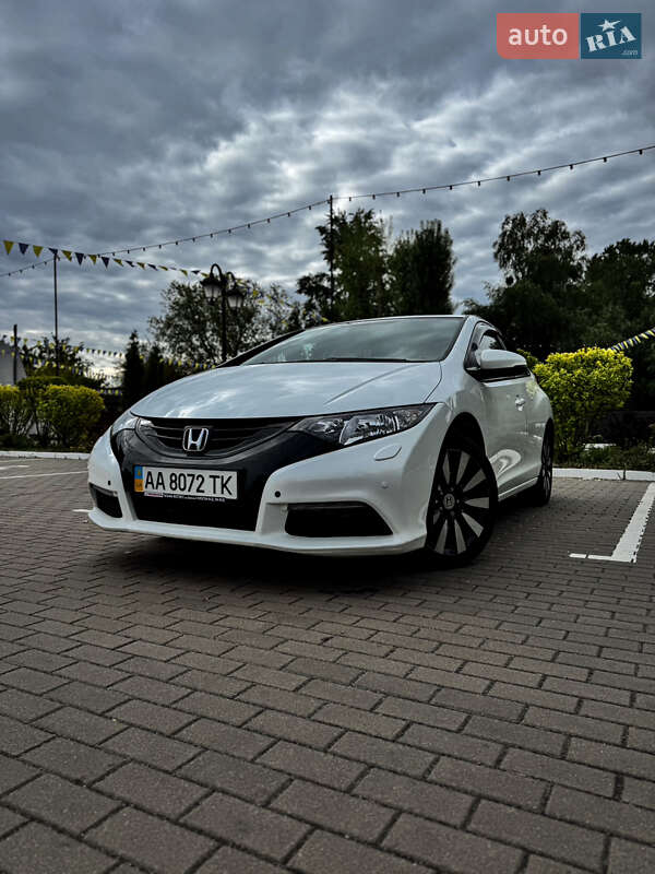 Хэтчбек Honda Civic 2014 в 