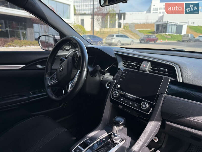 Седан Honda Civic 2019 в Ужгороді
