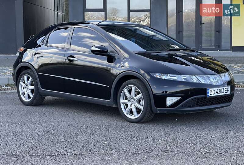 Хэтчбек Honda Civic 2007 в 