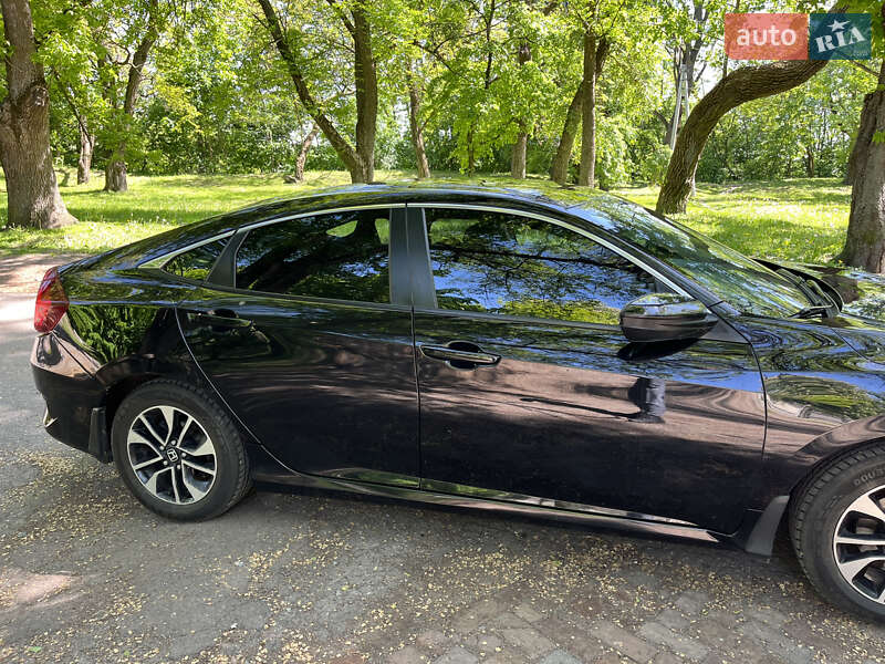 Седан Honda Civic 2018 в Чернігові