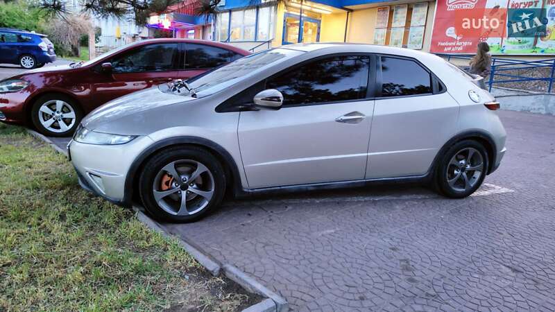 Хэтчбек Honda Civic 2006 в Одессе